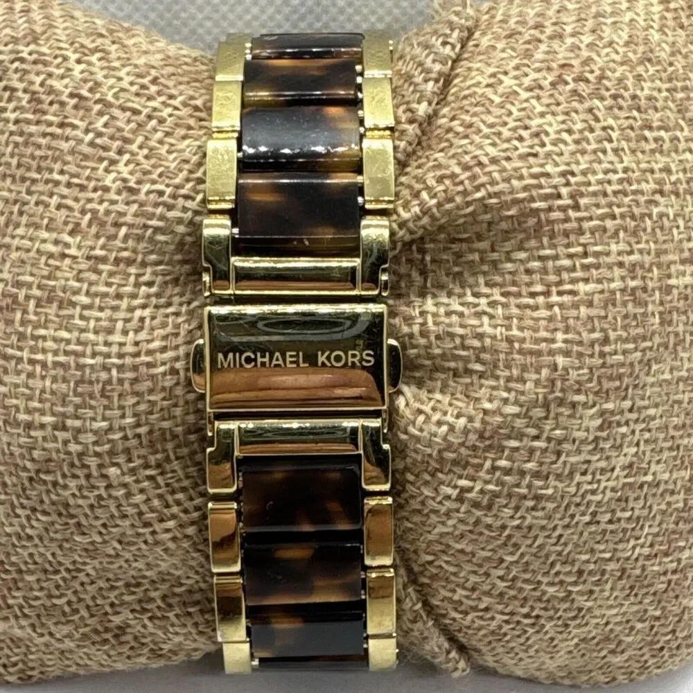 Michael Kors Parker MK5688 Women Two-Tone Analog Dial Quartz Wrist Watch JNA616